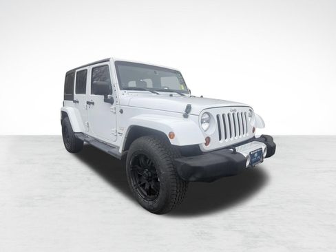 Used 2013 Jeep Wrangler Unlimited Sahara image 7