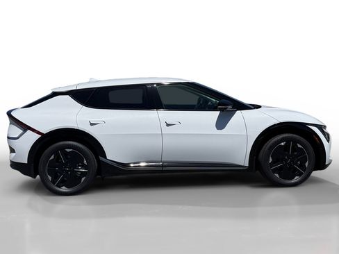 New 2026 Kia EV6 Wind RWD image 6