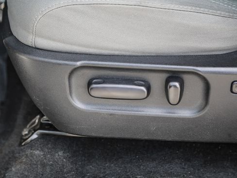 Certified 2020 Toyota Tacoma SR5 image 20