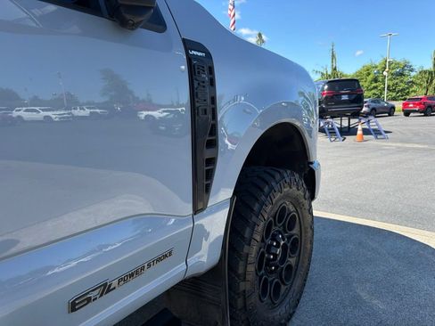 Used 2024 Ford F350 Lariat w/ Lariat Ultimate Package AWD/4WD image 21