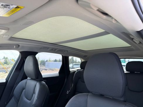 Used 2025 Volvo XC60 B5 Plus AWD/4WD image 17