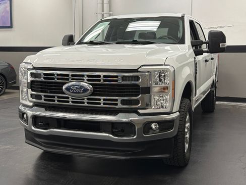 Used 2023 Ford F250 XLT AWD/4WD image 5