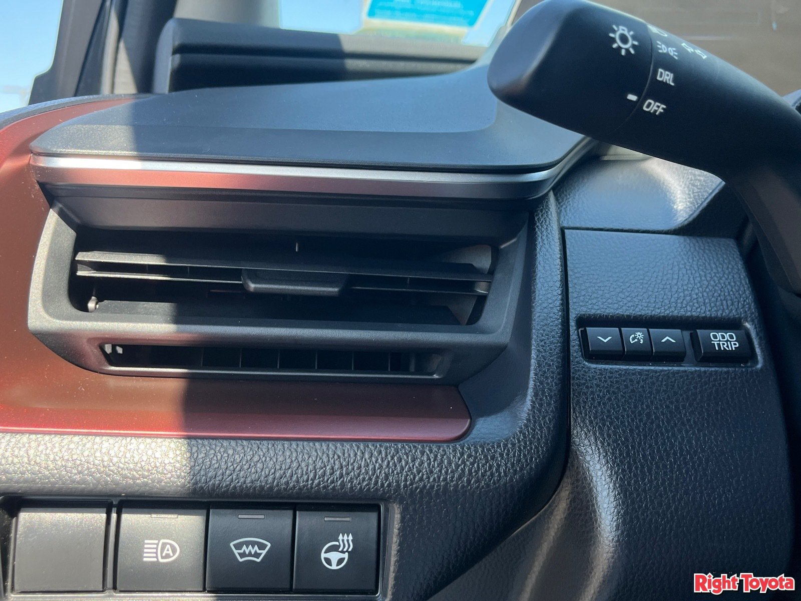 Certified 2025 Toyota Prius Plug-In Hybrid FWD image 32
