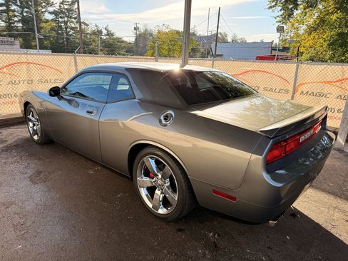 Used 2010 Dodge Challenger R/T image 12