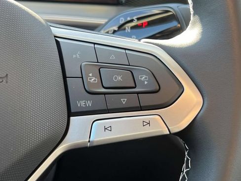 New 2026 Volkswagen Tiguan SE FWD image 17