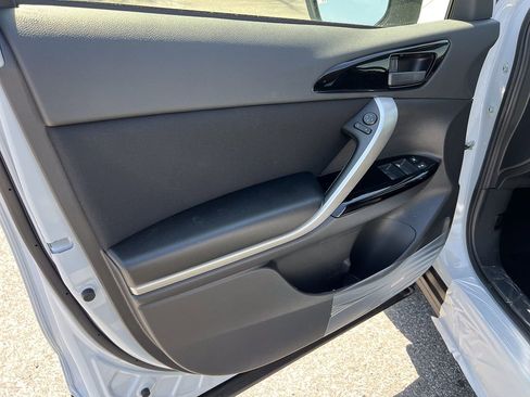 New 2026 Mitsubishi Eclipse Cross LE image 13