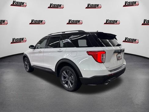 Used 2024 Ford Explorer XLT w/ Equipment Group 202A image 7
