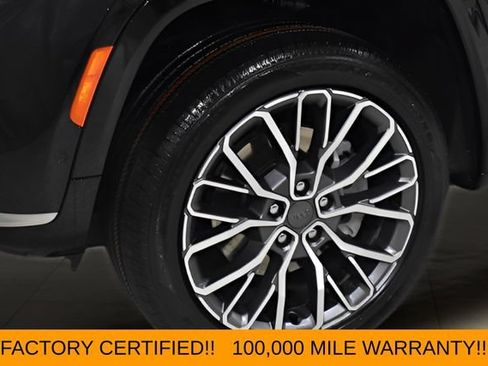Used 2023 Jeep Grand Cherokee L Summit AWD/4WD image 39