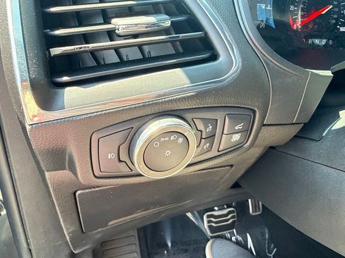 Used 2022 Ford Edge ST w/ Equipment Group 401A AWD/4WD image 18