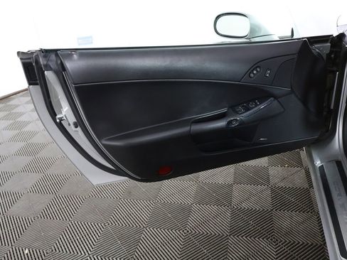 Used 2007 Chevrolet Corvette Convertible w/ Preferred Equipment Group RWD image 19