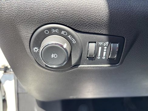Used 2022 Jeep Compass High Altitude AWD/4WD image 25