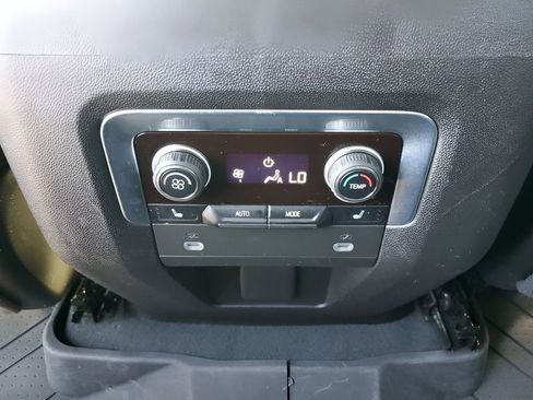 Used 2023 Chevrolet Tahoe Z71 w/ Luxury Package image 21