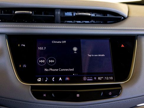 Used 2021 Cadillac XT5 Premium Luxury image 32