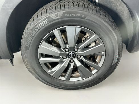 Used 2024 Nissan Pathfinder SV image 11