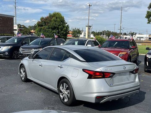 Used 2019 Nissan Altima 2.5 S FWD image 9