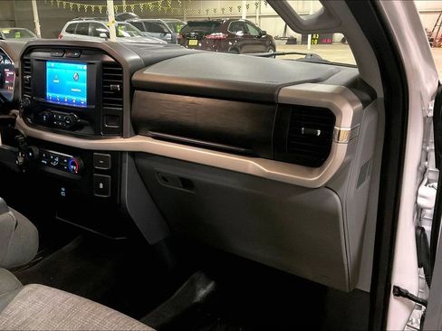 Certified 2022 Ford F150 XLT w/ Trailer Tow Package AWD/4WD image 15