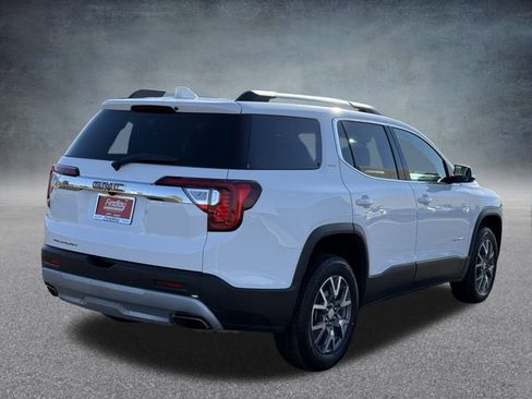 Used 2023 GMC Acadia SLT image 3