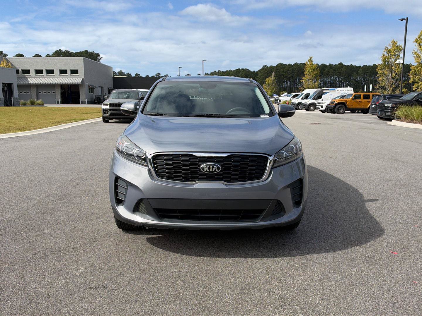 Used 2020 Kia Sorento LX FWD image 2