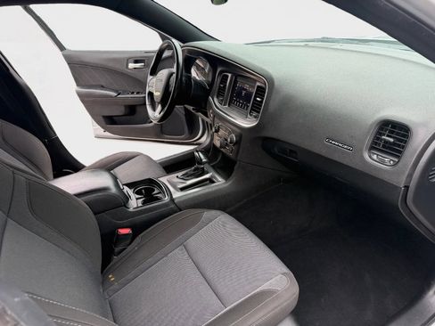 Used 2020 Dodge Charger SXT w/ Blacktop Package image 8