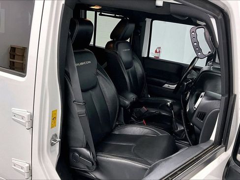 Used 2015 Jeep Wrangler Unlimited Rubicon AWD/4WD image 10
