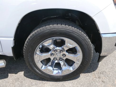 Used 2019 RAM 1500 Big Horn AWD/4WD image 30