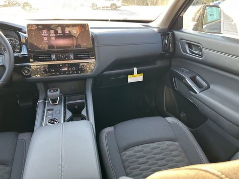 New 2026 Nissan Pathfinder SV image 12