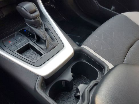 Used 2020 Toyota RAV4 XLE FWD image 26