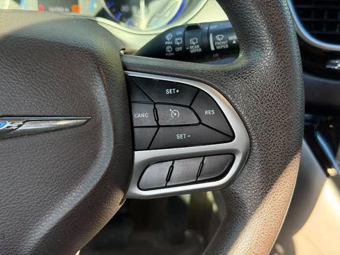 Used 2018 Chrysler Pacifica Touring Plus w/ Tire & Wheel Group image 32