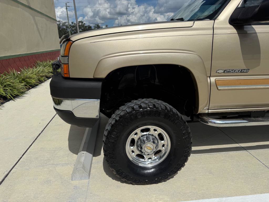 Used 2004 Chevrolet Silverado 2500 LT w/ Skid Plate Package AWD/4WD image 7