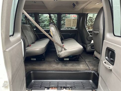 Used 2018 Chevrolet Express 2500 LT w/ LT Preferred Equipment Group RWD image 41