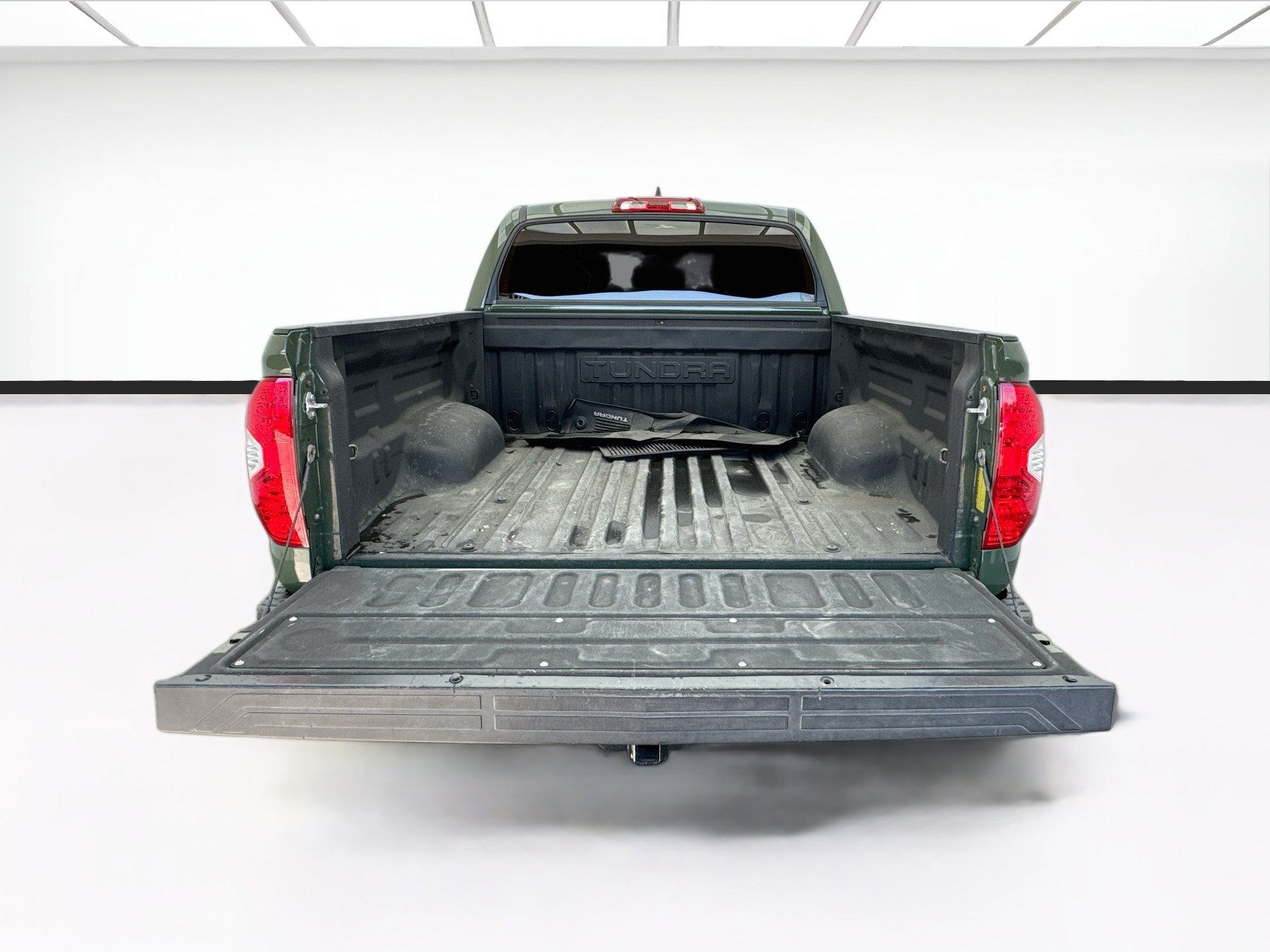 Used 2021 Toyota Tundra SR5 w/ TRD Sport Package AWD/4WD image 17
