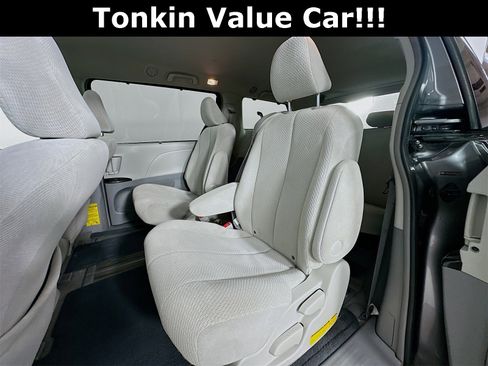 Used 2011 Toyota Sienna image 23