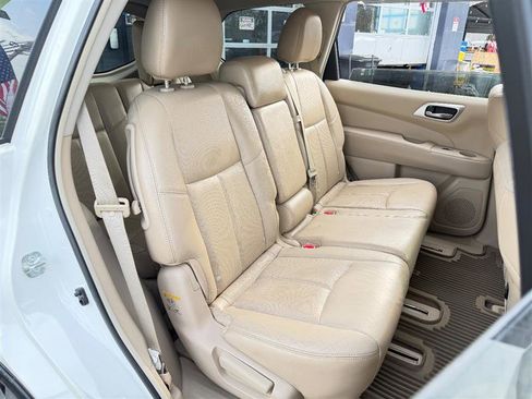 Used 2013 Nissan Pathfinder Platinum image 19