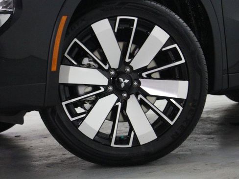 New 2026 Mitsubishi Outlander SE image 3