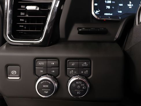 Used 2025 GMC Sierra 2500 Denali Ultimate AWD/4WD image 18