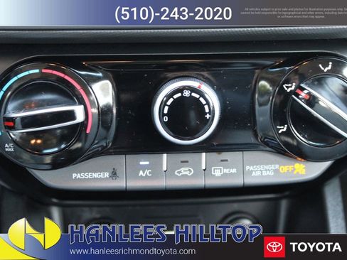 Used 2023 Hyundai Kona SEL image 21