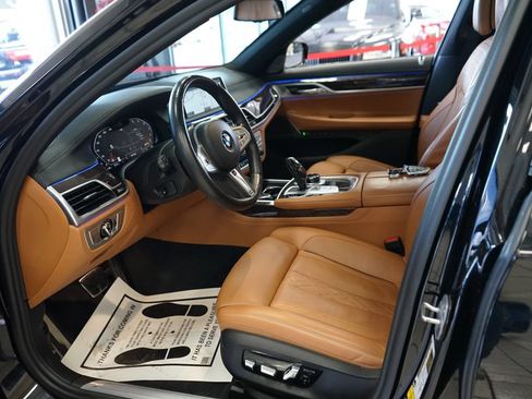Used 2022 BMW 750i xDrive w/ Executive Package AWD/4WD image 30