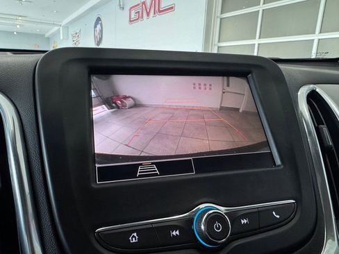 Certified 2023 Chevrolet Equinox LS w/ LS Convenience Package image 18