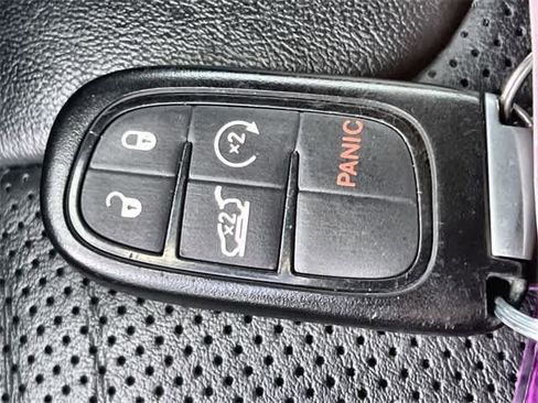 Used 2021 Jeep Cherokee Latitude Lux w/ Comfort/Convenience Group image 21