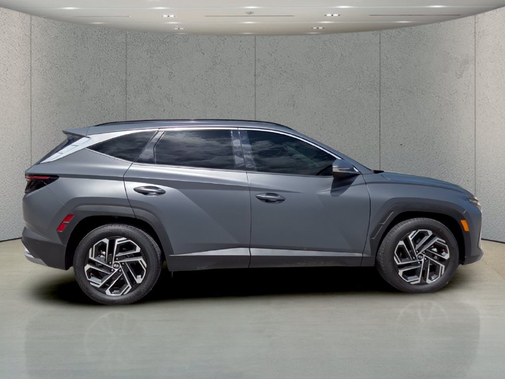 Used 2025 Hyundai Tucson Limited FWD image 4
