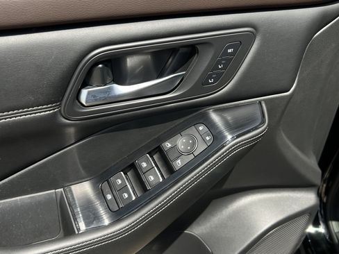 Used 2023 Nissan Rogue SL w/ SL Premium Package FWD image 23