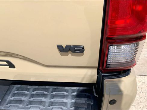 Used 2018 Toyota Tacoma TRD Sport image 30