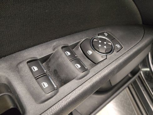 Used 2019 Ford Fusion SE image 27