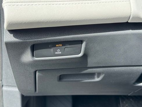 New 2025 Volkswagen Tiguan SE AWD/4WD image 33