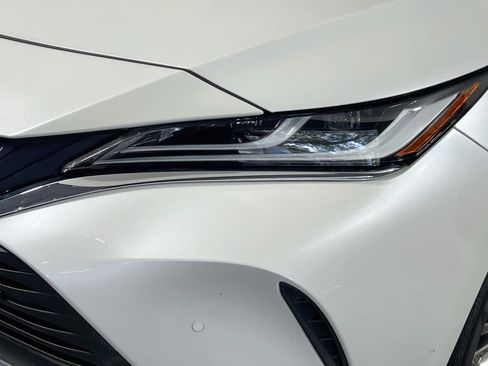 Used 2022 Toyota Venza XLE AWD/4WD image 12