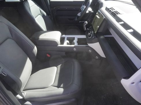 New 2026 Land Rover Defender 110 X-Dynamic SE image 23