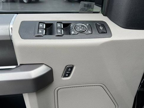 Used 2020 Ford F350 XLT w/ XLT Premium Package image 17