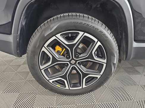 Used 2022 Rivian R1S Launch Edition image 11