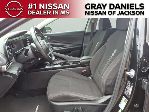 Used 2021 Hyundai Elantra SEL w/ Convenience + Premium Package FWD image 23