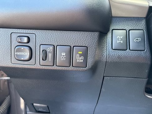 Used 2013 Toyota RAV4 Limited AWD/4WD image 27